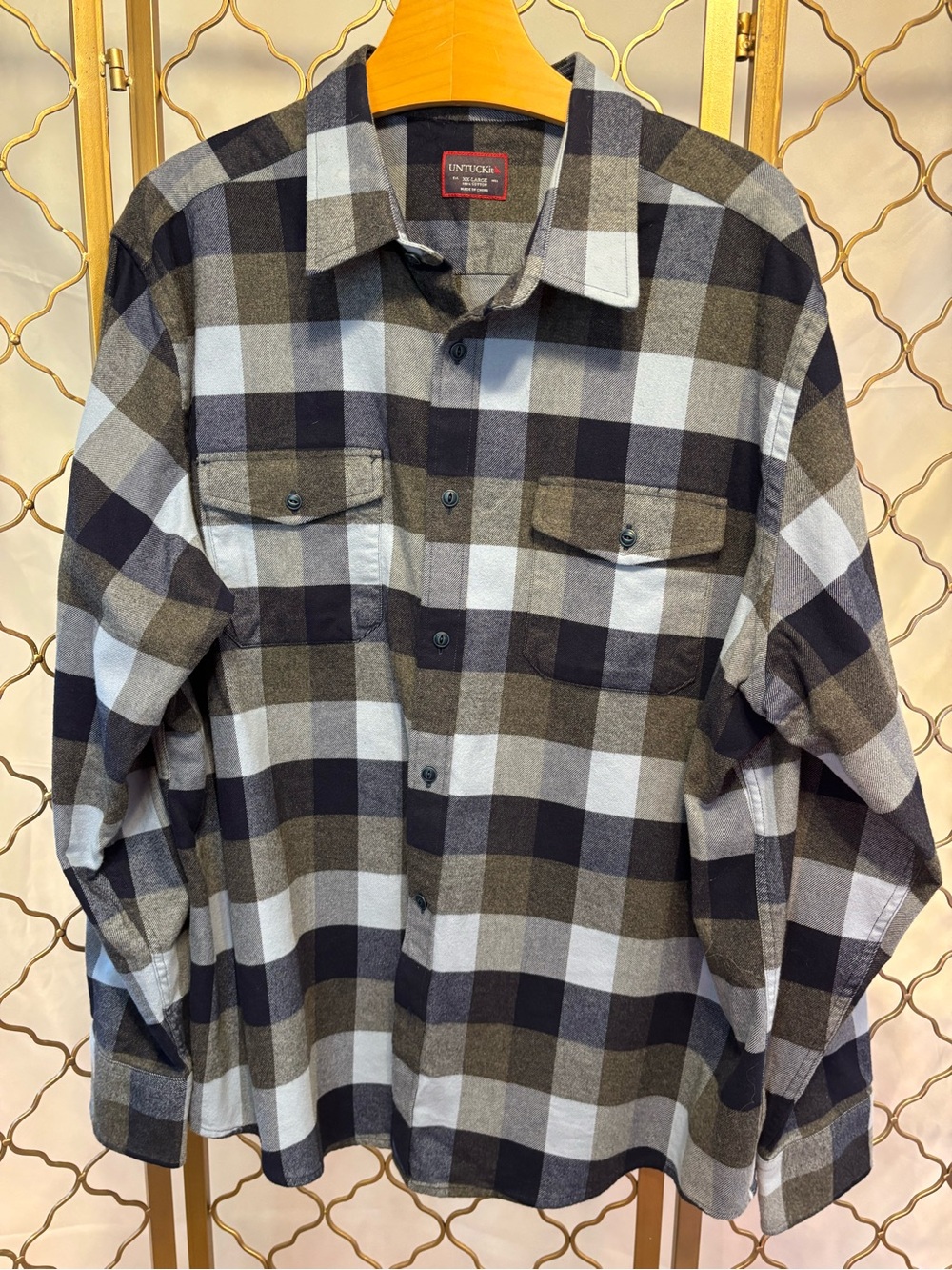 UNTUCKit Men's Plaid Flannel Button-Down Shirt in Like New Condition, Size XXL